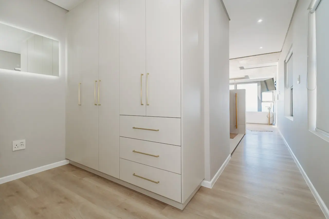 Horizon Residence — bedrooms, bathrooms and ocean outlook