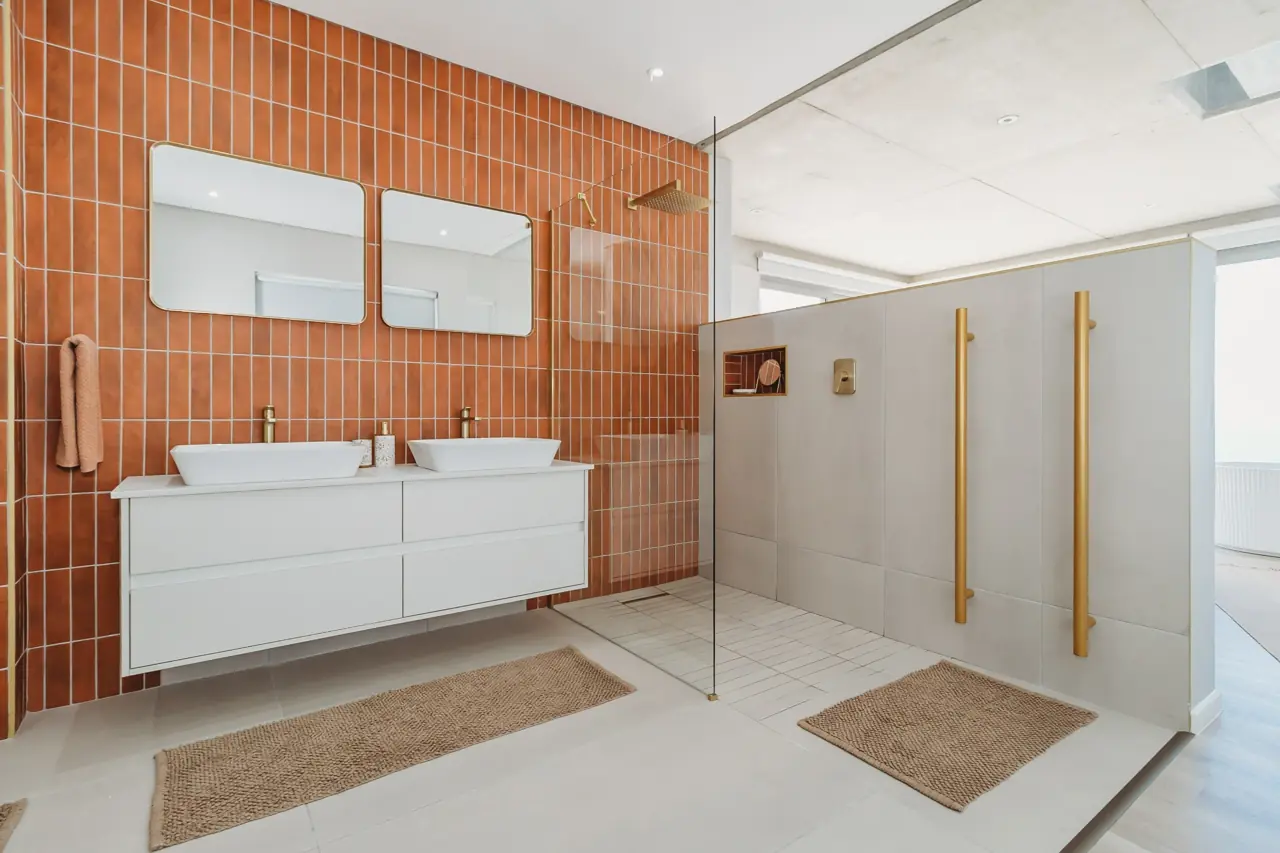 Horizon Residence — bedrooms, bathrooms and ocean outlook
