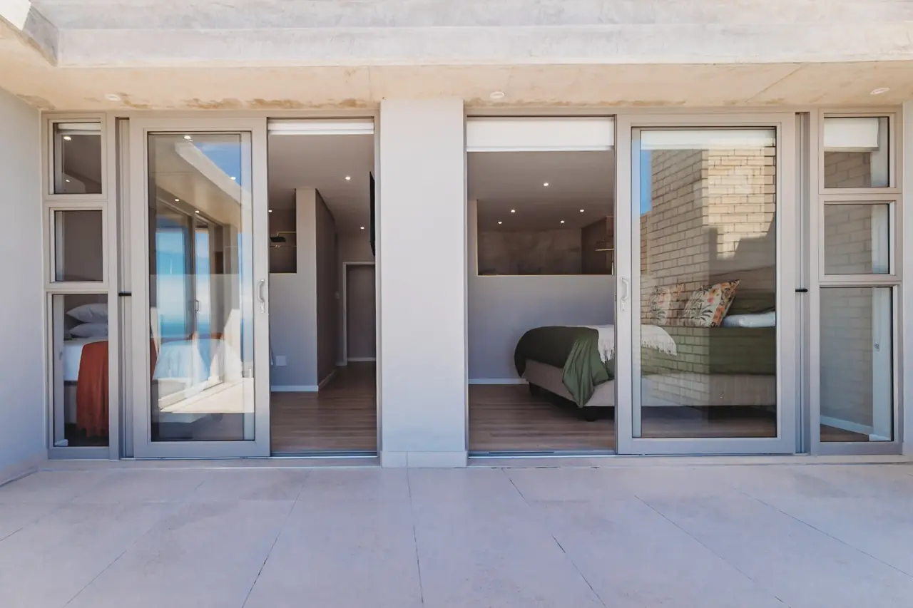 Horizon Residence — bedrooms, bathrooms and ocean outlook