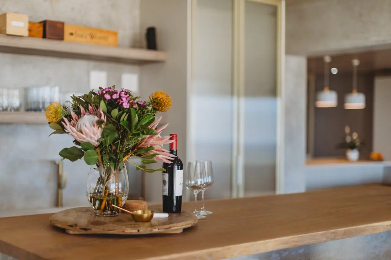 Horizon Residence — ocean-view living, kitchen and entertaining
