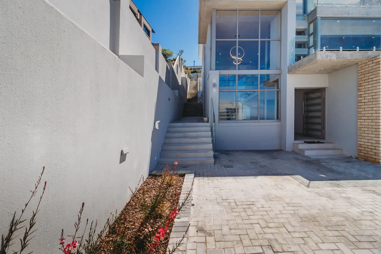 Horizon Residence private entrance and exterior