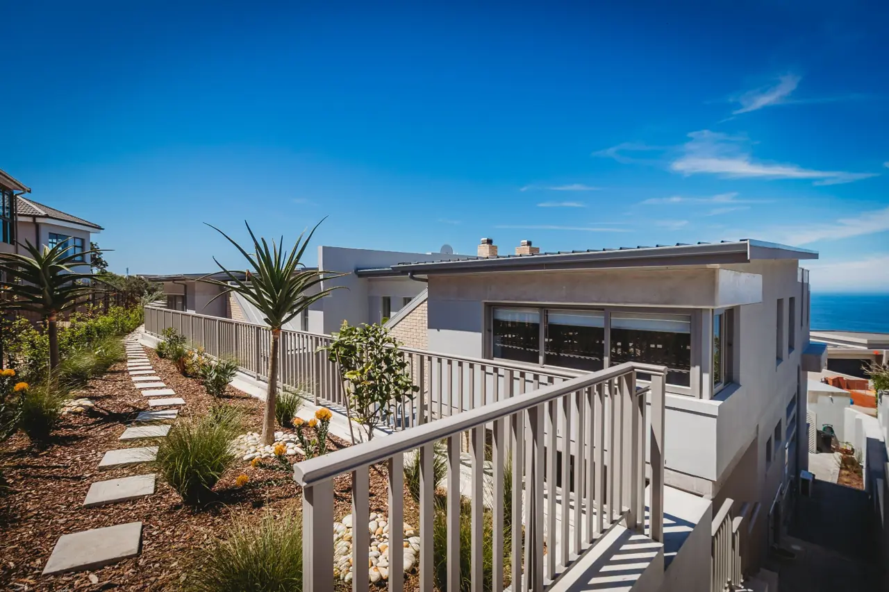 Horizon Residence private entrance and exterior