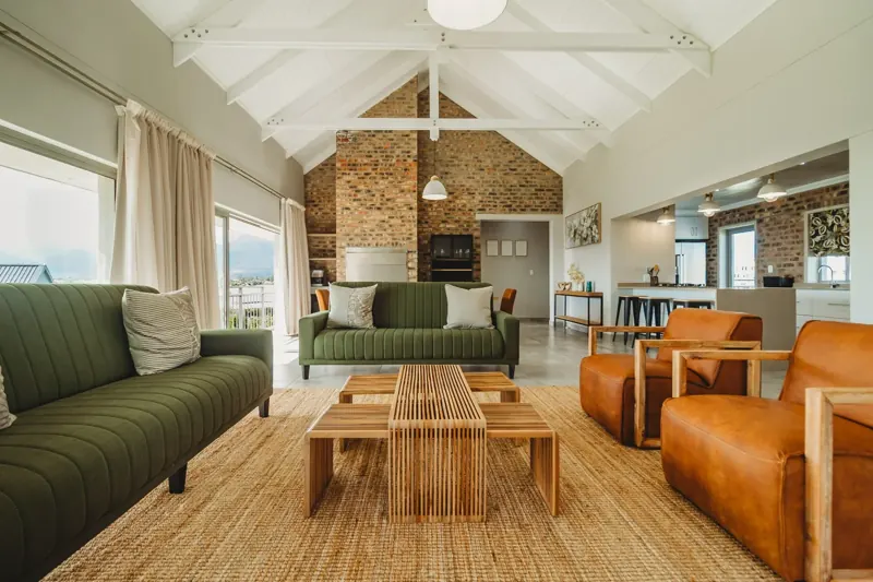 Upstairs living and indoor braai